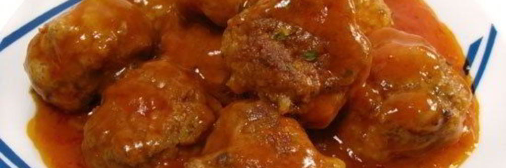 Фрикадельки под соусом