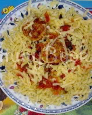 Фрикадельки с макаронами в соусе