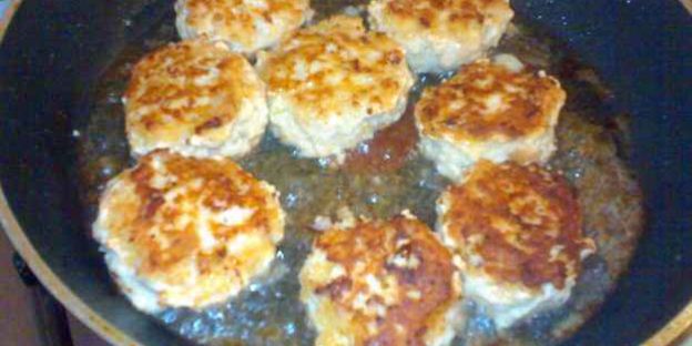 фрикадельки с макаронами в соусе