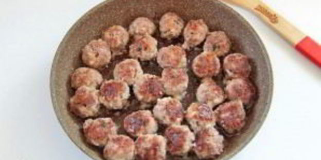 фрикадельки с пармезаном и миндалем