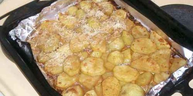 фрикадельки с печеным картофелем