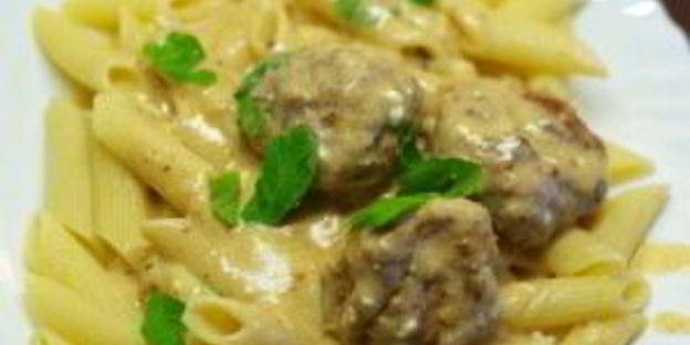 фрикадельки с подливой