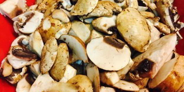 фрикадельки в грибном соусе