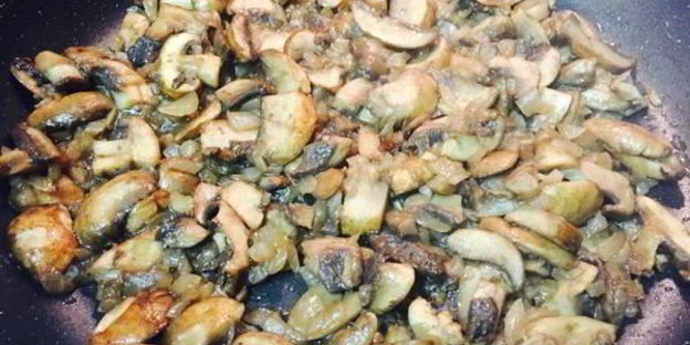 фрикадельки в грибном соусе