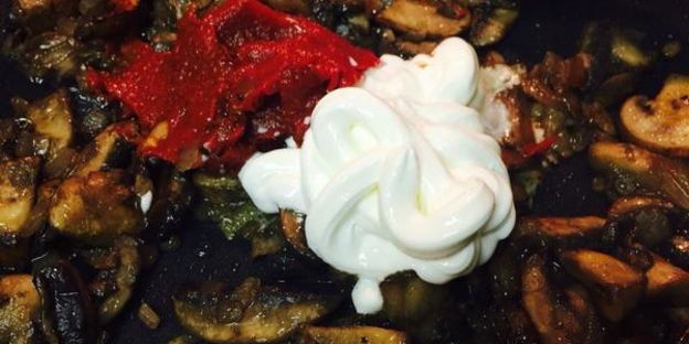 фрикадельки в грибном соусе