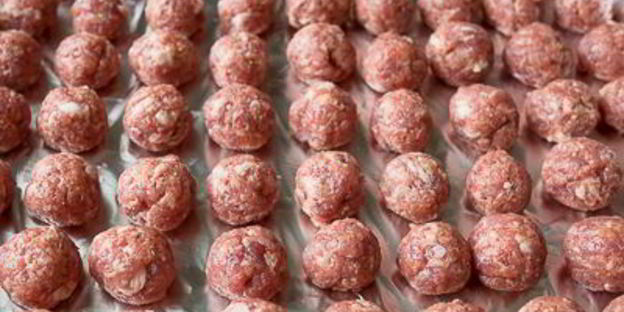 фрикадельки в пикантном томатном соусе