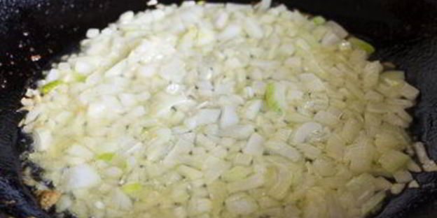 фрикадельки в пикантном томатном соусе