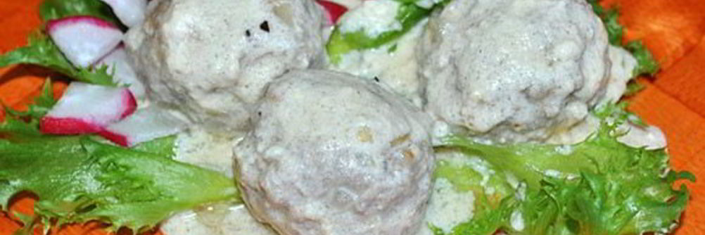 Фрикадельки в сливочно-сырном соусе