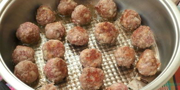 фрикадельки в соусе из баклажанов