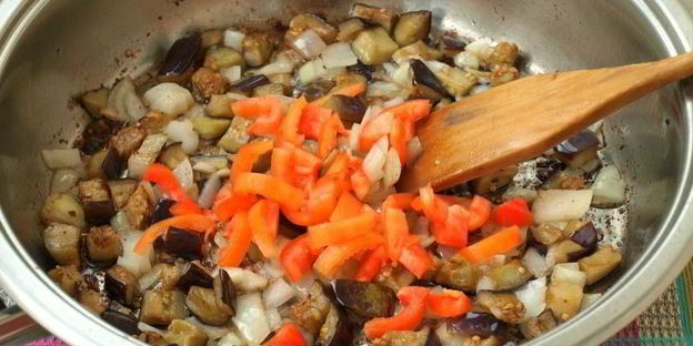 фрикадельки в соусе из баклажанов