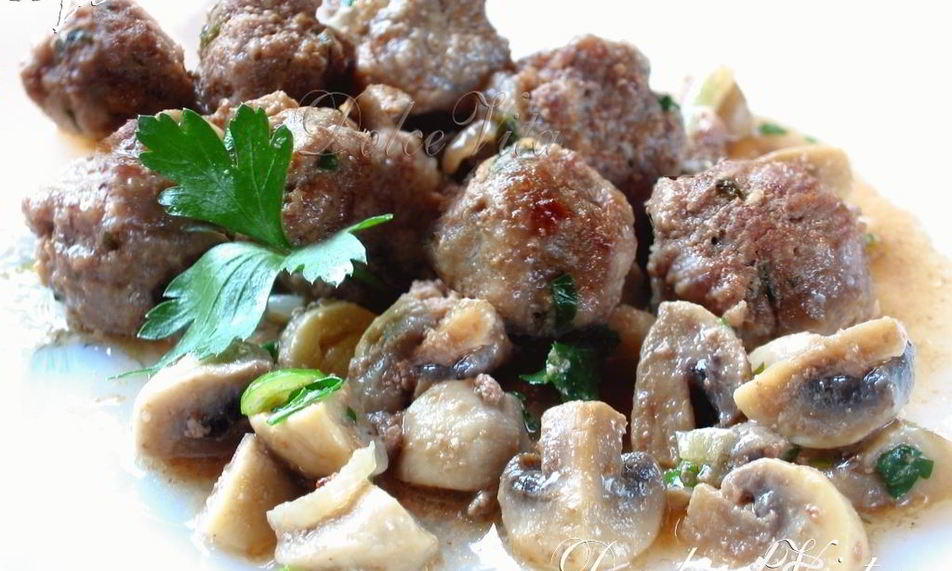 Рецепт фрикаделек в соусе с шампиньонами