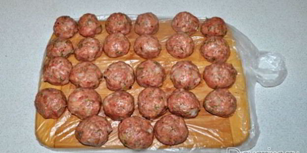 фрикадельки, запеченные с картофельным пюре