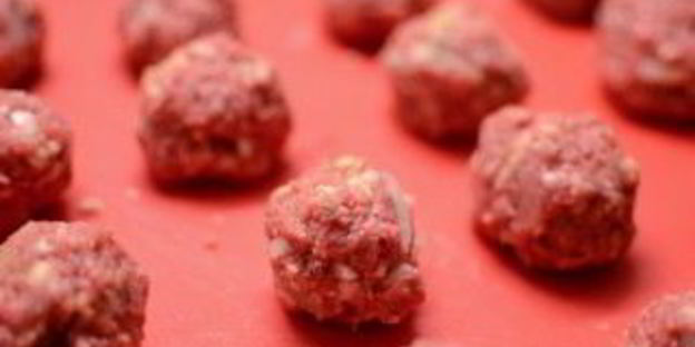 говяжьи фрикадельки в томатном соусе