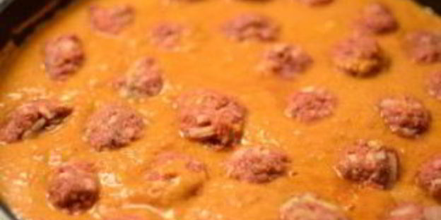 говяжьи фрикадельки в томатном соусе