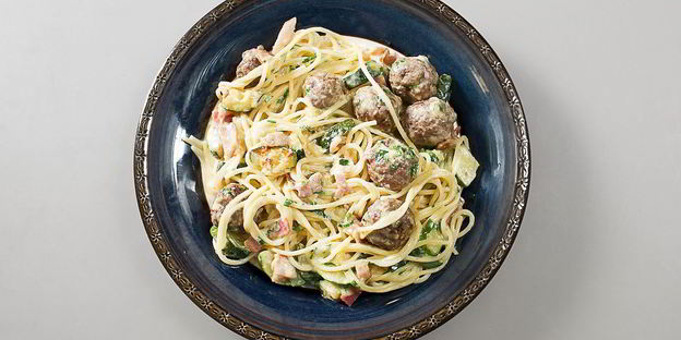 карбонара с цукини и фрикадельками