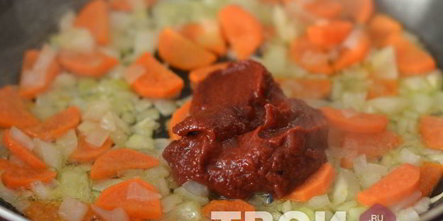 картофель в томатном соусе с фрикадельками