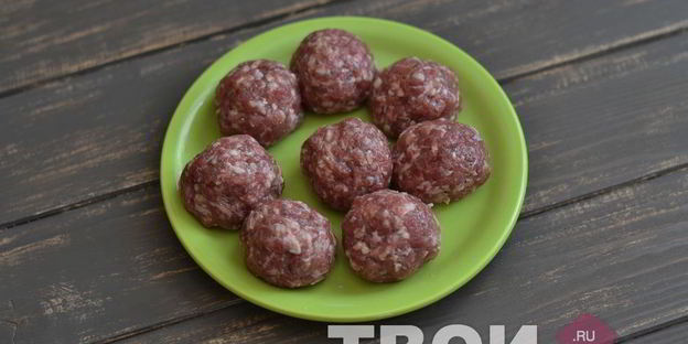 картофель в томатном соусе с фрикадельками