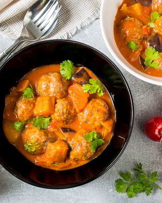 Красное карри с фрикадельками