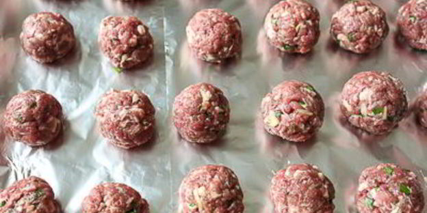 красное карри с фрикадельками