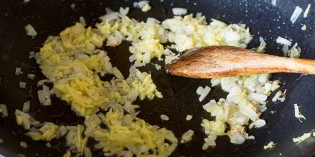 красное карри с фрикадельками