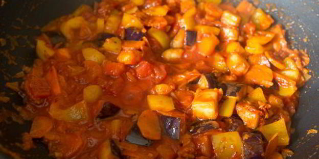 красное карри с фрикадельками