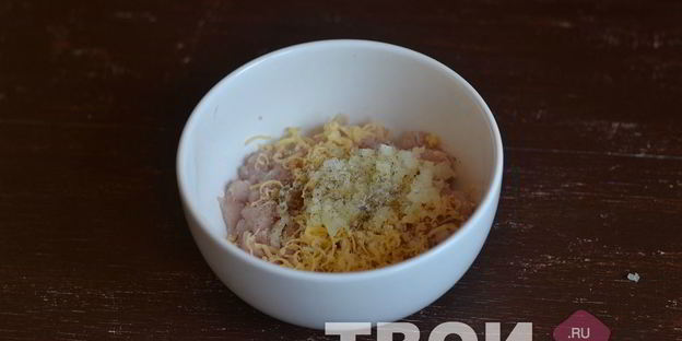 куриные фрикадельки с сыром
