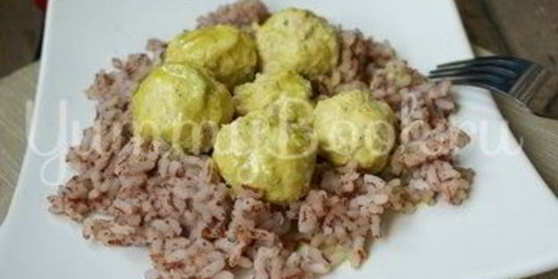 куриные фрикадельки в соусе из кокосового молока