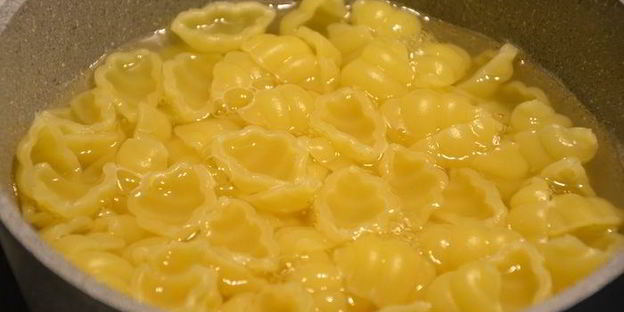 макароны с фрикадельками