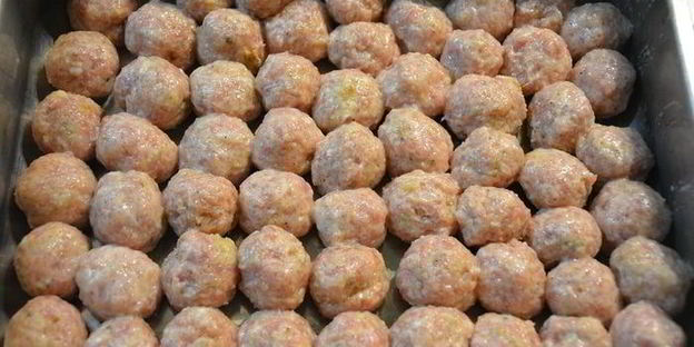 макароны с фрикадельками