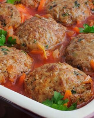 Мясные фрикадельки с двумя видами сыра