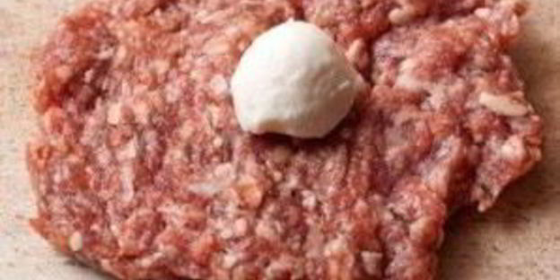 мясные фрикадельки с моцареллой