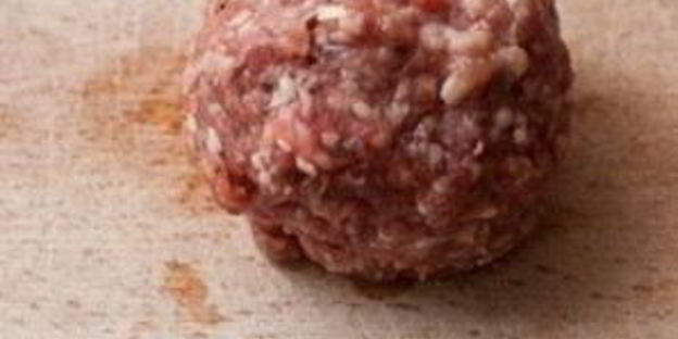 мясные фрикадельки с моцареллой