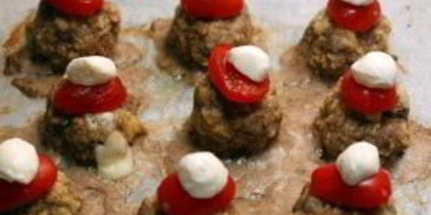 мясные фрикадельки с моцареллой