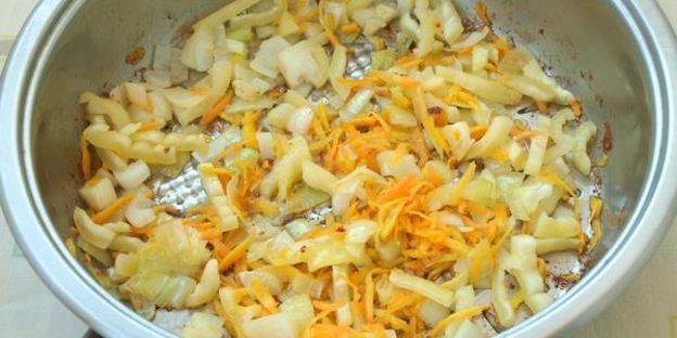 мясные фрикадельки с овощным соусом