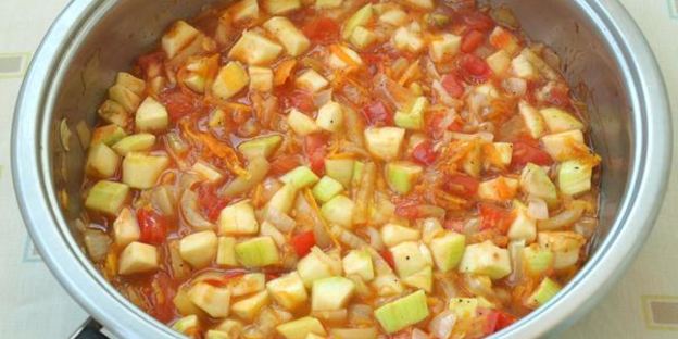 мясные фрикадельки с овощным соусом