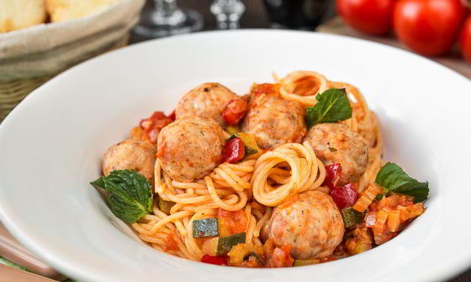 Рецепт пасты с фрикадельками и овощами