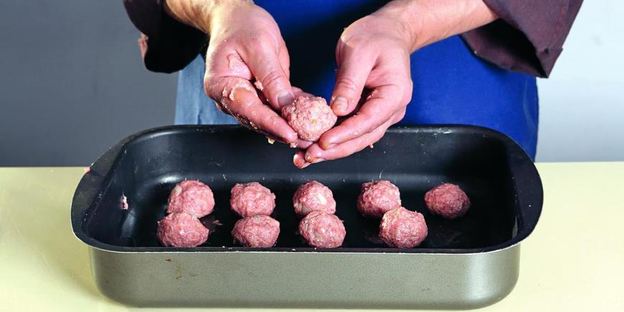 шашлычки с фрикадельками в соусе терияки