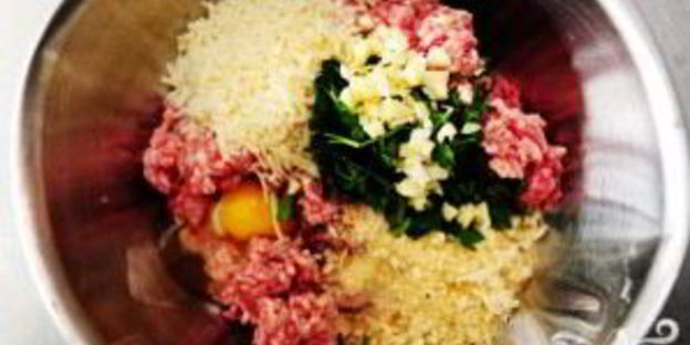 спагетти с фрикадельками