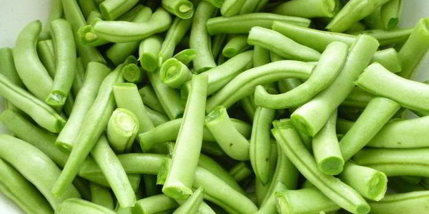 спаржевая фасоль с фрикадельками в пикантном соусе