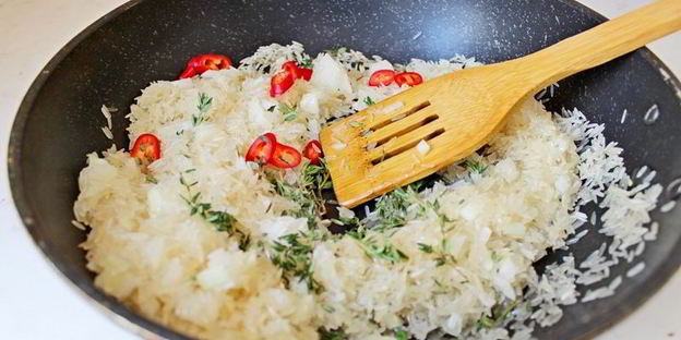 ароматный рис с кальмаром