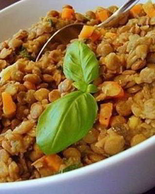 Чечевица с картофелем и морковью в сметане