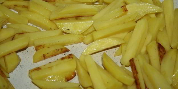 картофель с грецким орехом, кинзой и чесноком