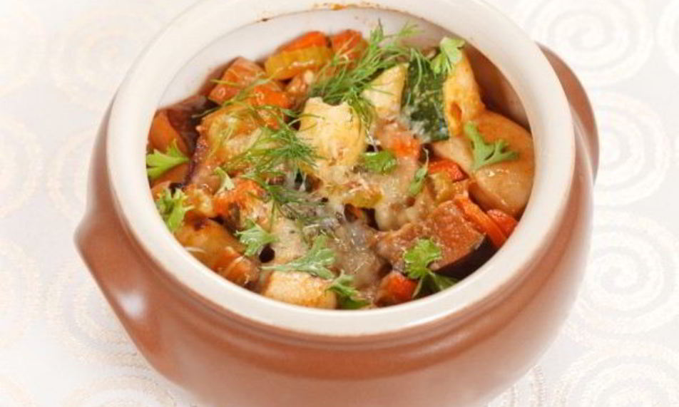 Рецепт картофеля с овощами в горшочке