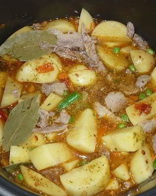 Картофель с овощами в мультиварке