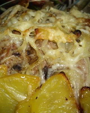 Картофель с ребрышками в духовке