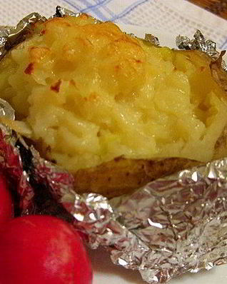 Картофель в фольге с сыром