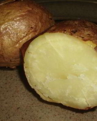 Картофель в мундире в микроволновке