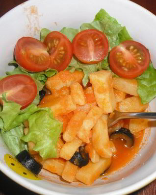 Картофель в томатной пасте с оливками