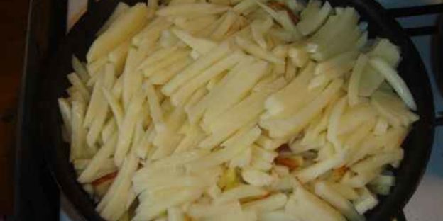 картофель жареный с помидорами