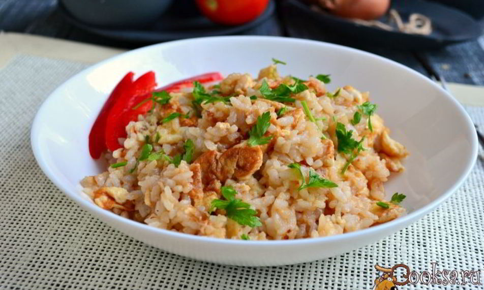 Рецепт острого риса с омлетом и соевым соусом